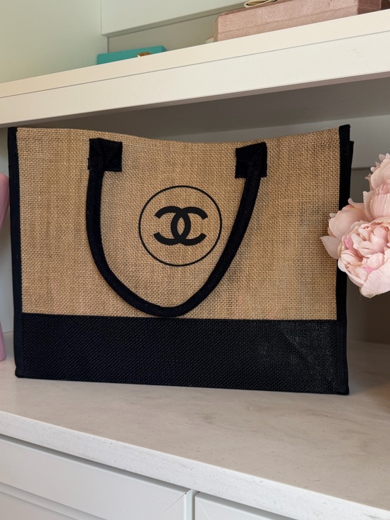Source Unknown Handbags - Natural Burlap Tote with Black Trim and Handles